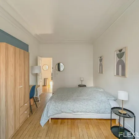 Flexliving - - Felix Faure * Parigi